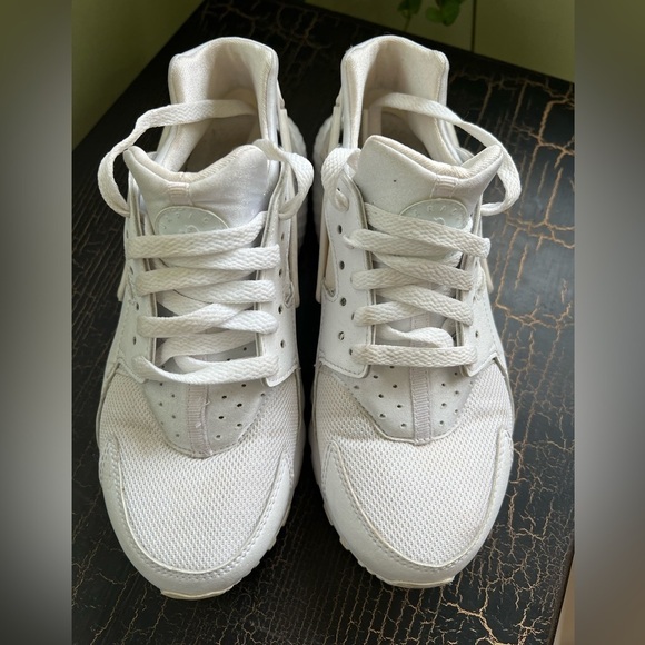 Nike air huarache Run Gs Triple white 6.5  Youth size or 24.5 cm women - Picture 3 of 9